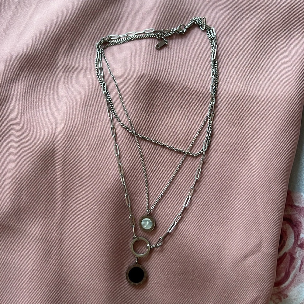 New  3 in 1 Necklace with Round Shap Design Silver Material